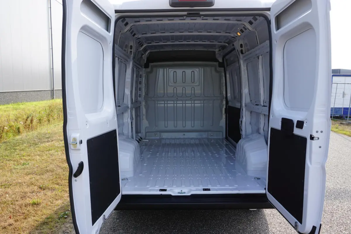 35 2.2 MultiJet L2H2 Nieuwstaat |BPM vrij! |140 pk |3500 KG |Luxe uitvoering |Camera |Cruise |Navi |Groot scherm |2e airbag |Reservewiel |Climate control