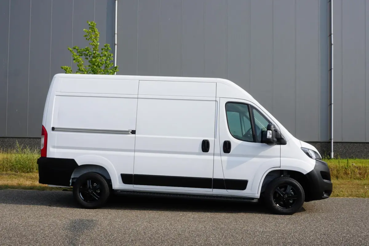 35 2.2 MultiJet L2H2 Nieuwstaat |BPM vrij! |140 pk |3500 KG |Luxe uitvoering |Camera |Cruise |Navi |Groot scherm |2e airbag |Reservewiel |Climate control