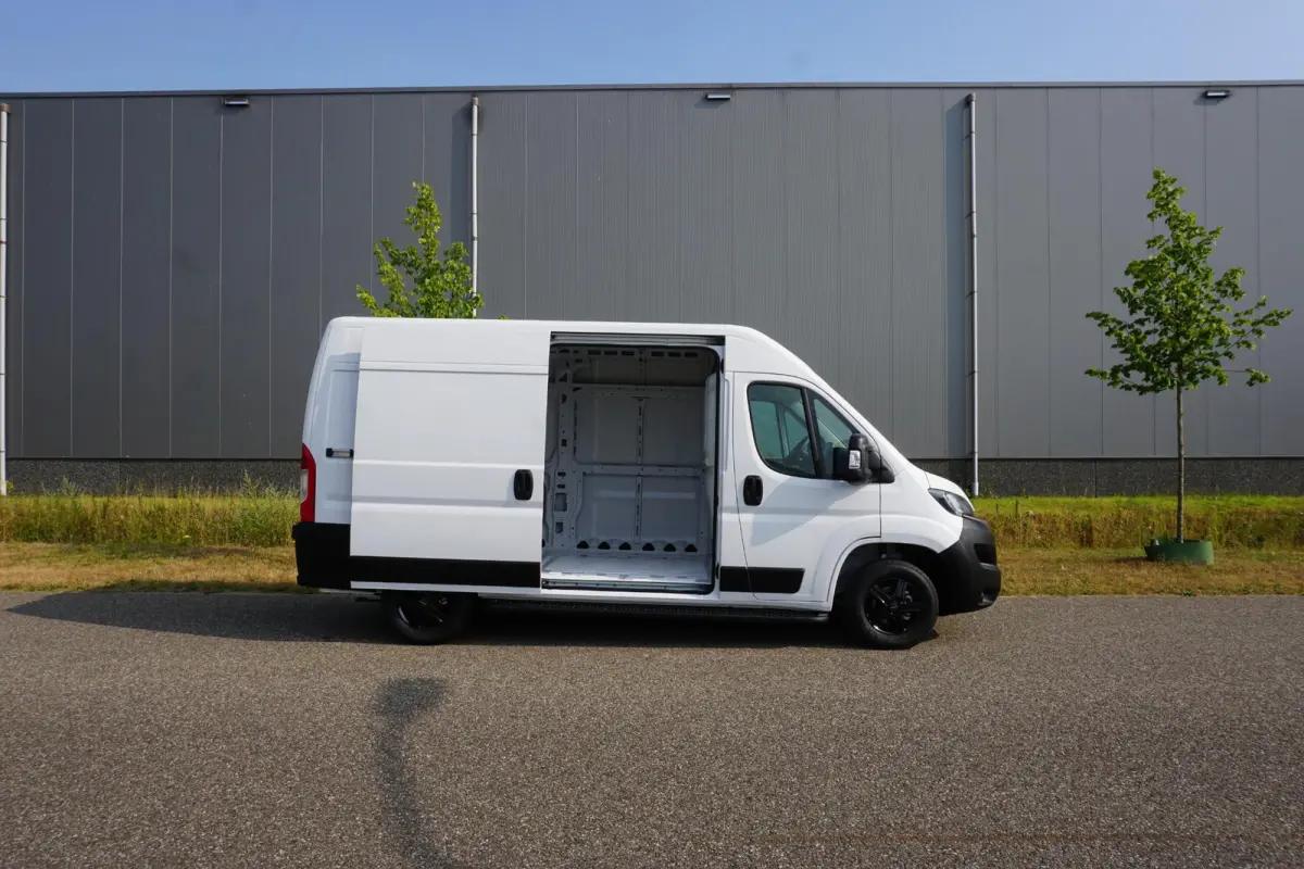 35 2.2 MultiJet L2H2 Nieuwstaat |BPM vrij! |140 pk |3500 KG |Luxe uitvoering |Camera |Cruise |Navi |Groot scherm |2e airbag |Reservewiel |Climate control