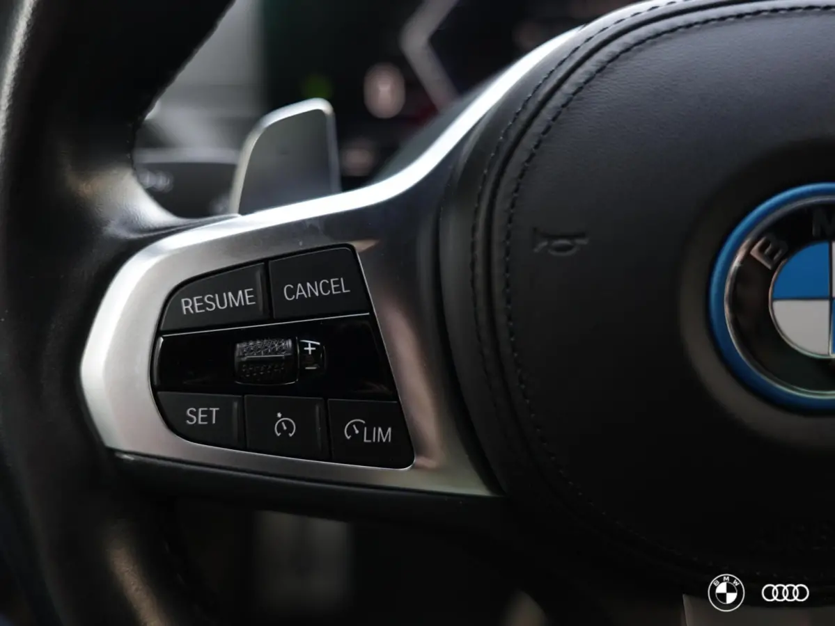 330E M SPORT / HEADUP / KEYLESS / HIFI / 18"