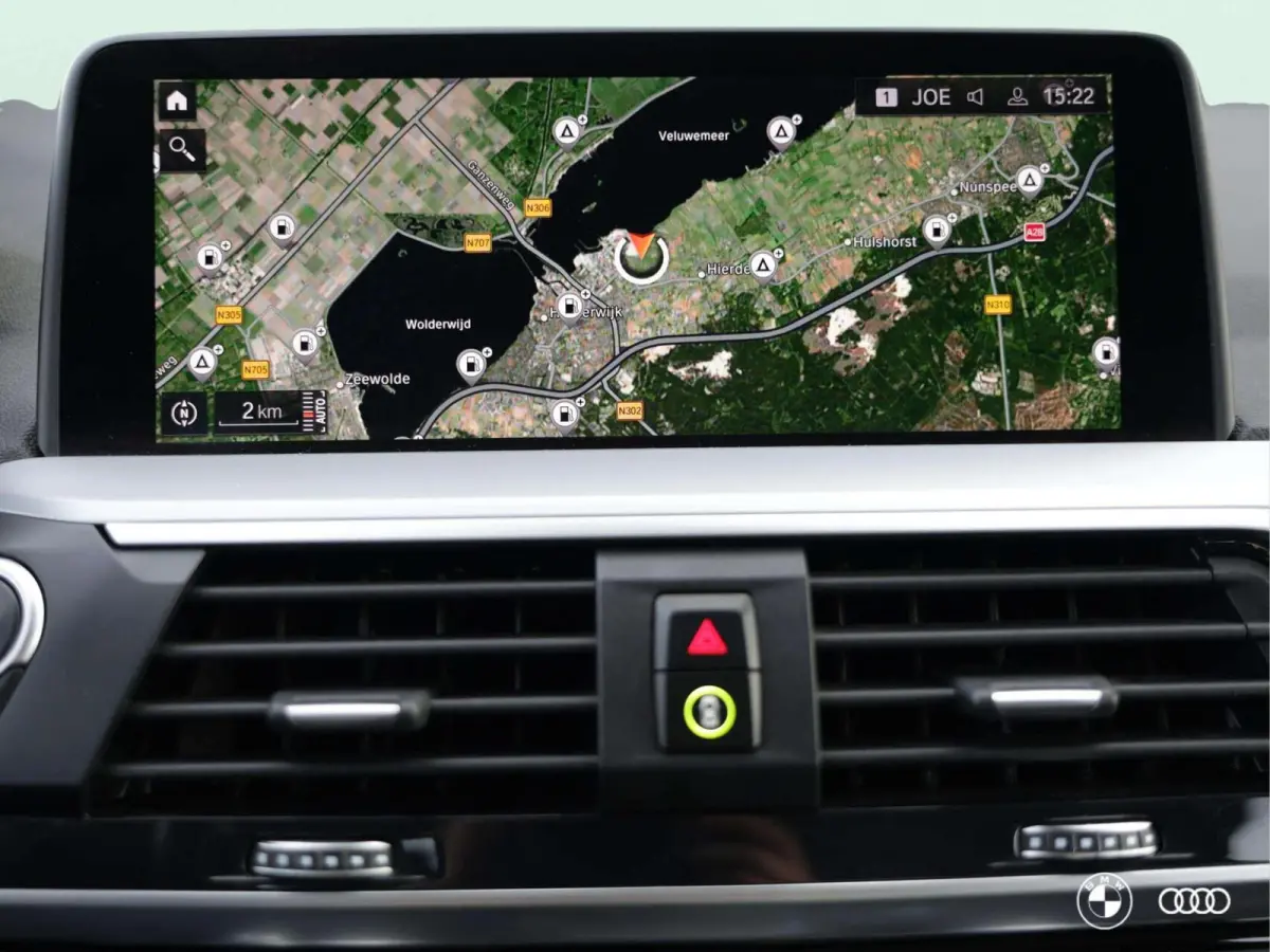 xDrive20i HIGH EXECUTIVE / DEALER ONDH. / LEDER / TREKHAAK / 18"