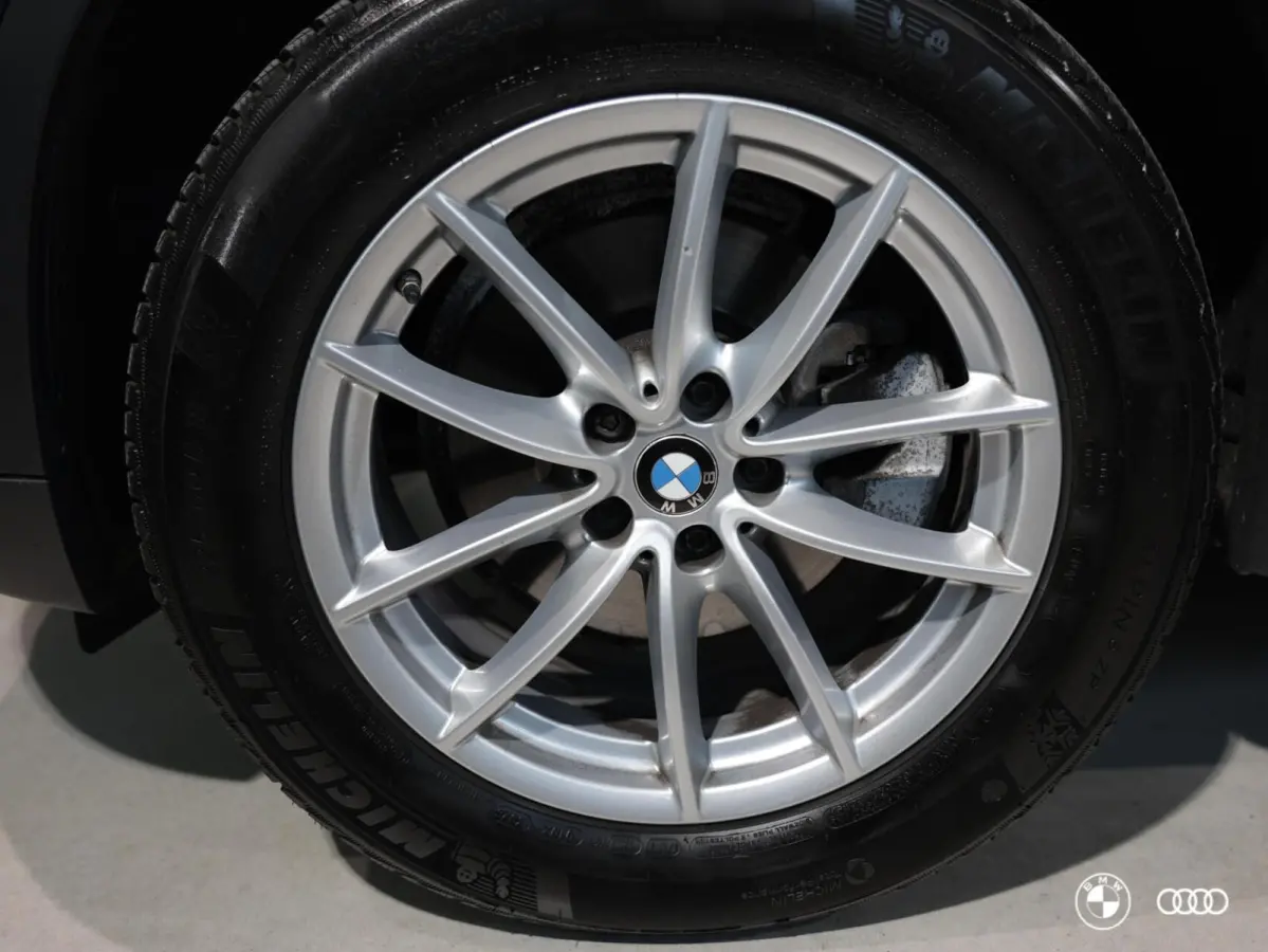 xDrive20i HIGH EXECUTIVE / DEALER ONDH. / LEDER / TREKHAAK / 18"