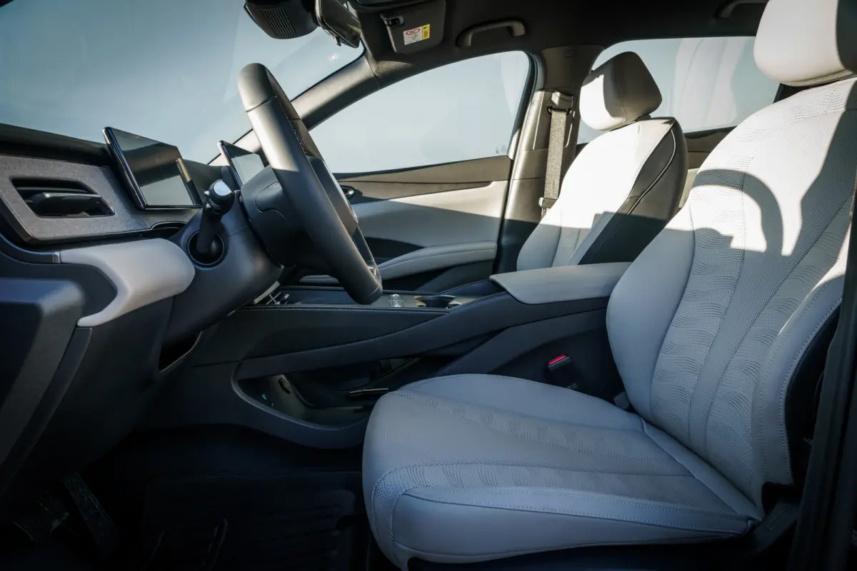 1.5 DM-i 183 Pk PHEV Boost | 1.350 WLTP | Adapt. Cruise | Keyless | Vegan Leder | Camera |  LED verlichting