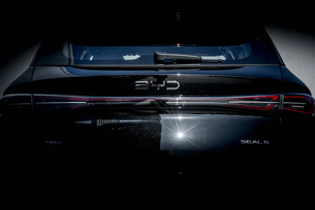 1.5 DM-i 183 Pk PHEV Boost | 1.350 WLTP | Adapt. Cruise | Keyless | Vegan Leder | Camera |  LED verlichting