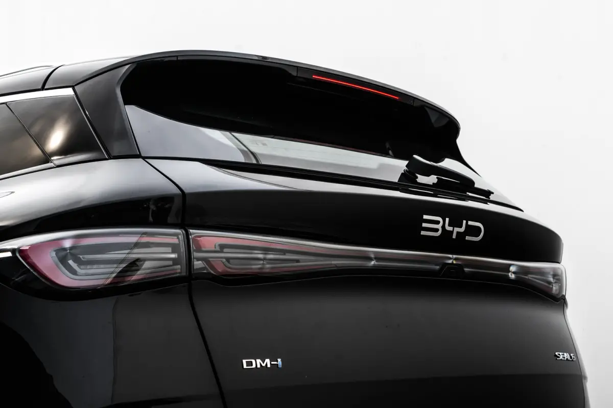 1.5 DM-i 183 Pk PHEV Boost | 1.350 WLTP | Adapt. Cruise | Keyless | Vegan Leder | Camera |  LED verlichting