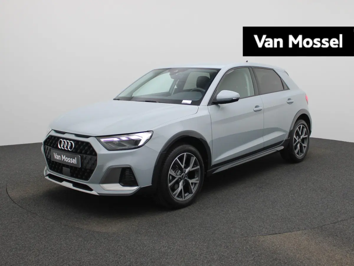 30 TFSI Advanced edition l Adaptive cruise control l Stoelverwarming l Climate control l Parkeersensoren l LED-koplampen l Audi sound system l Apple Carplay / Android Auto l Privacy glas l L