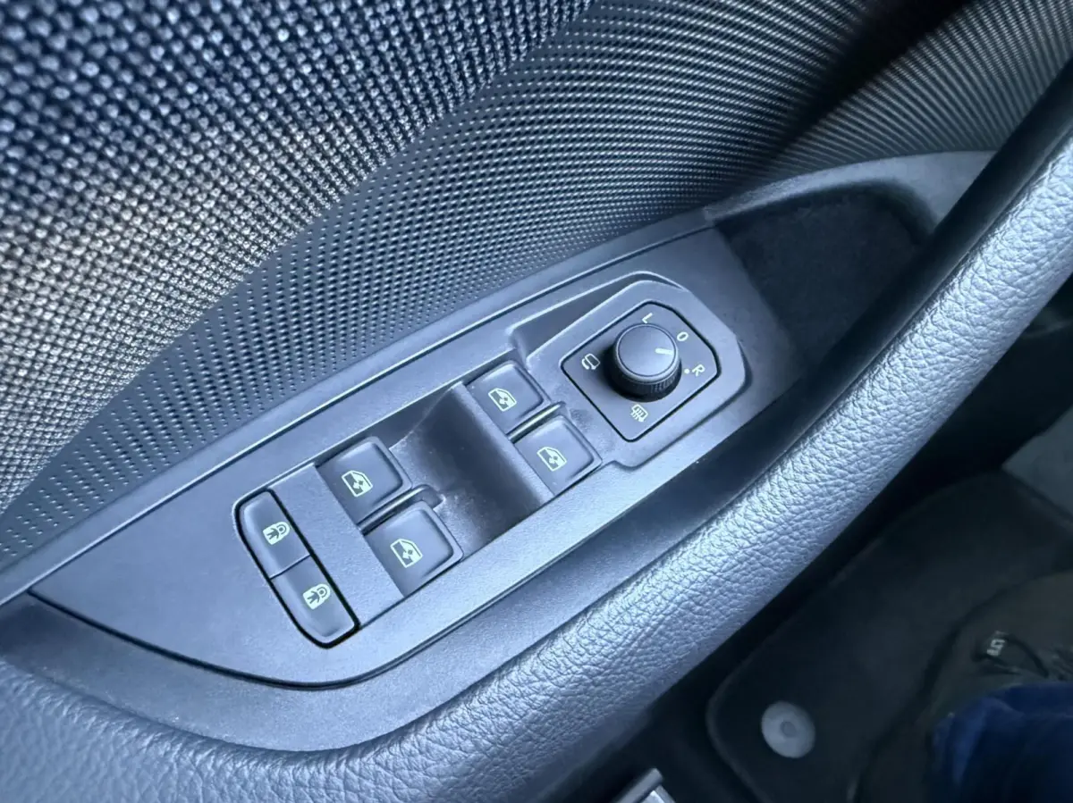 1.5 TSI MHEV Business 7p PANORAMADAK