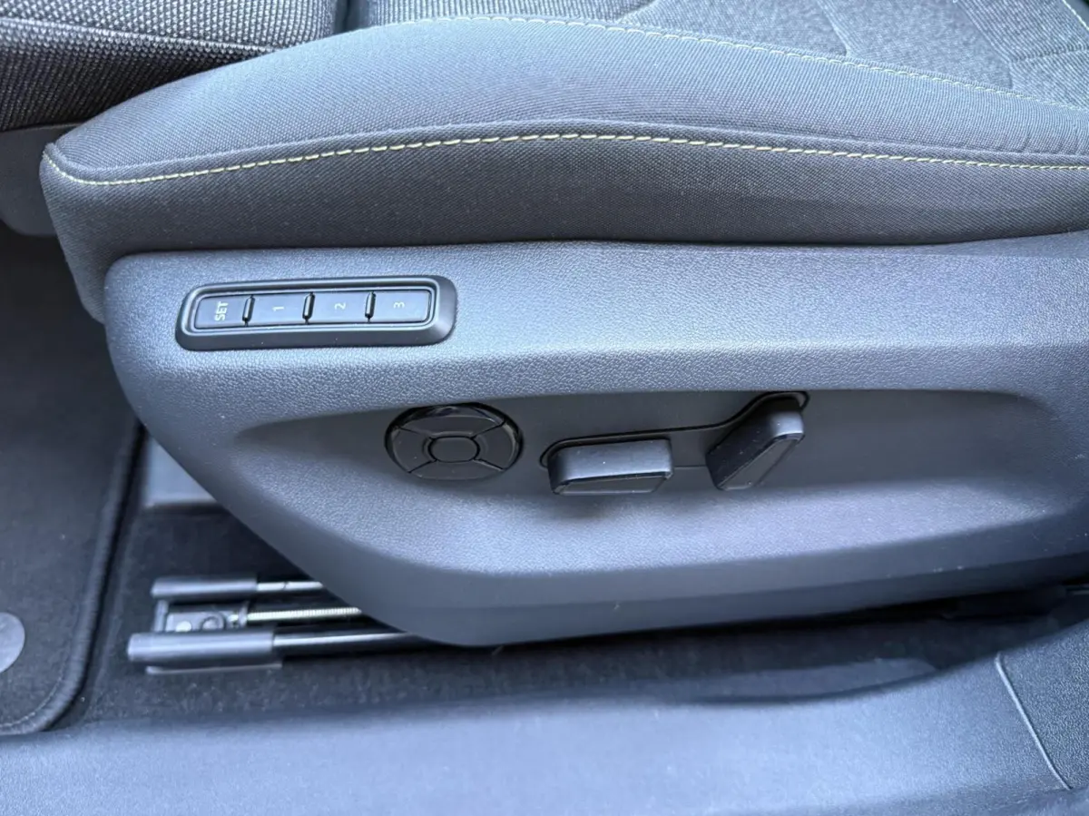 1.5 TSI MHEV Business 7p PANORAMADAK