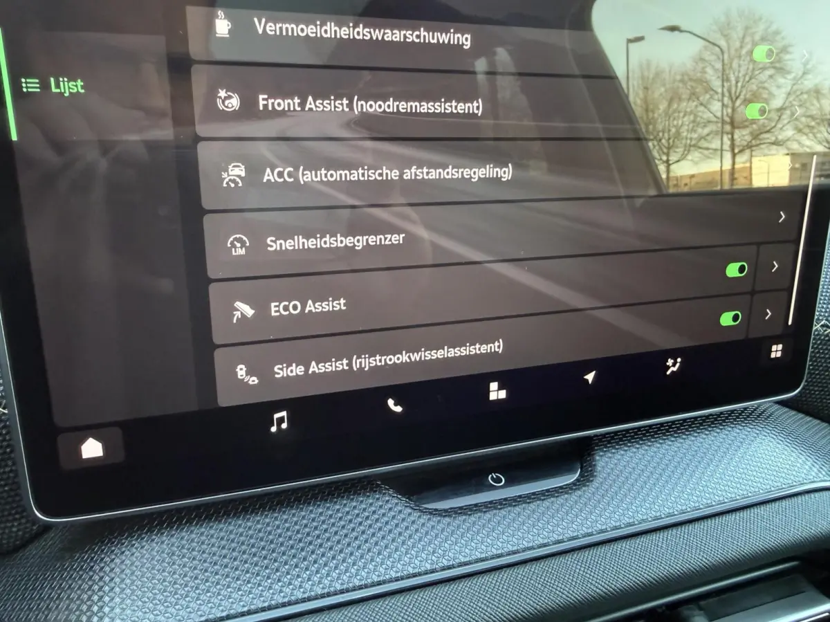 1.5 TSI MHEV Business 7p PANORAMADAK
