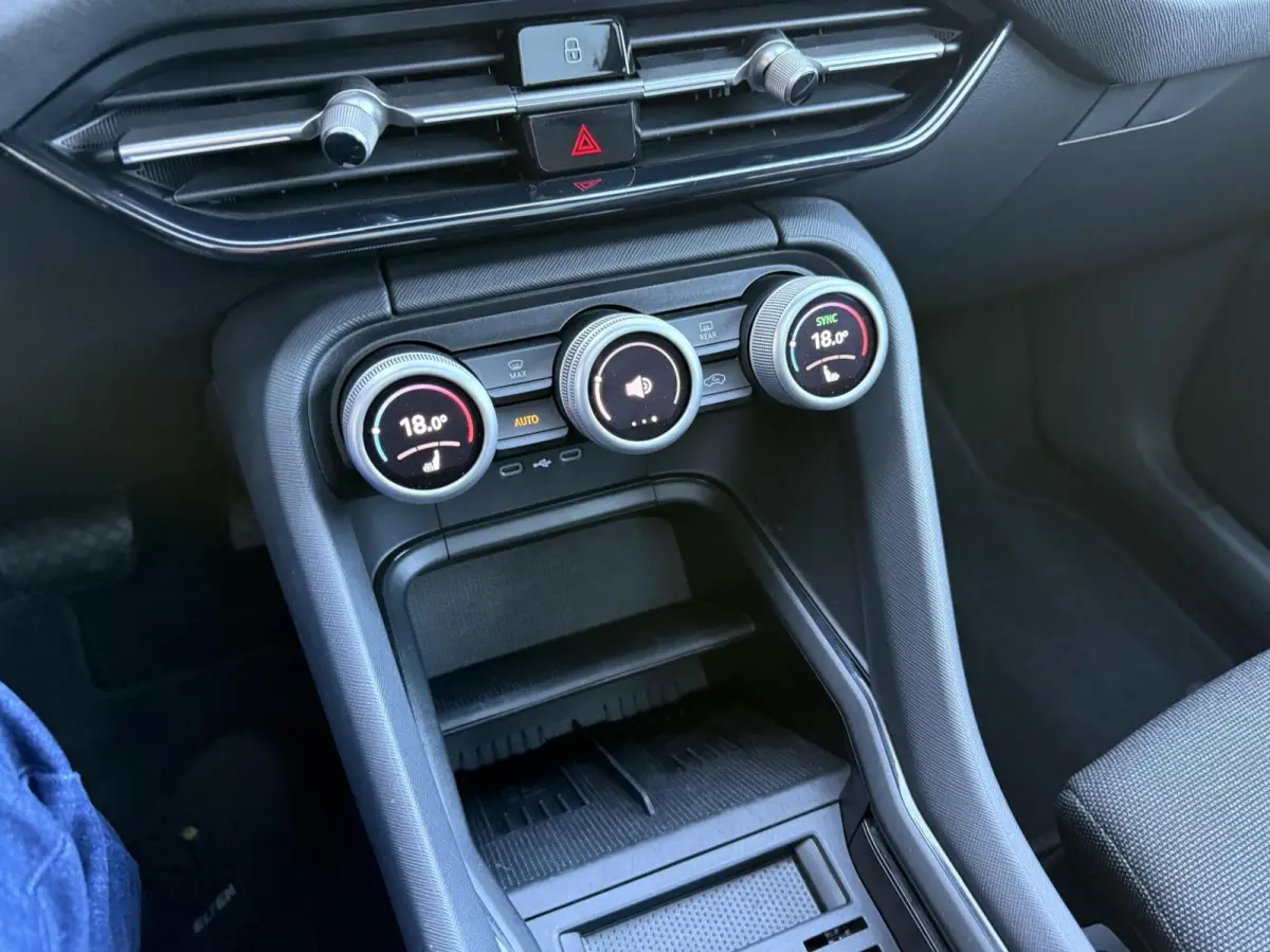 1.5 TSI MHEV Business 7p PANORAMADAK