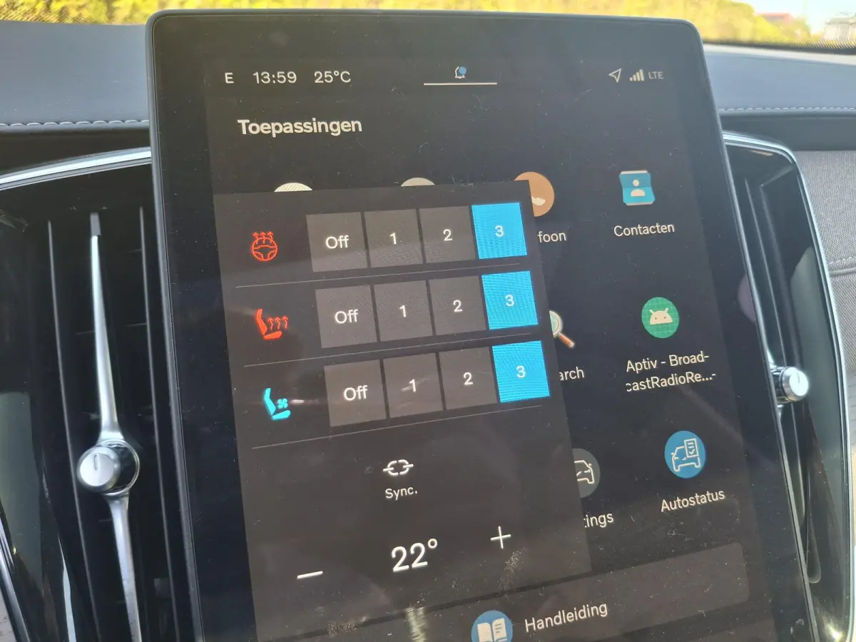 T8 Plug-in hybrid AWD Ultra Dark | Nappaleder | Luchtvering | 360 Camera | Panoramadak |