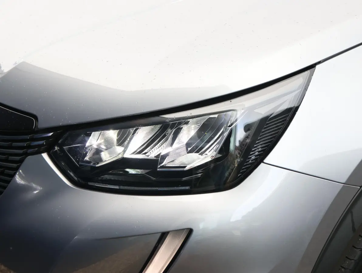 130pk Allure Automaat | Parkeersensoren | LED lampen | Navigatie | Climate | 1ste eigenaar