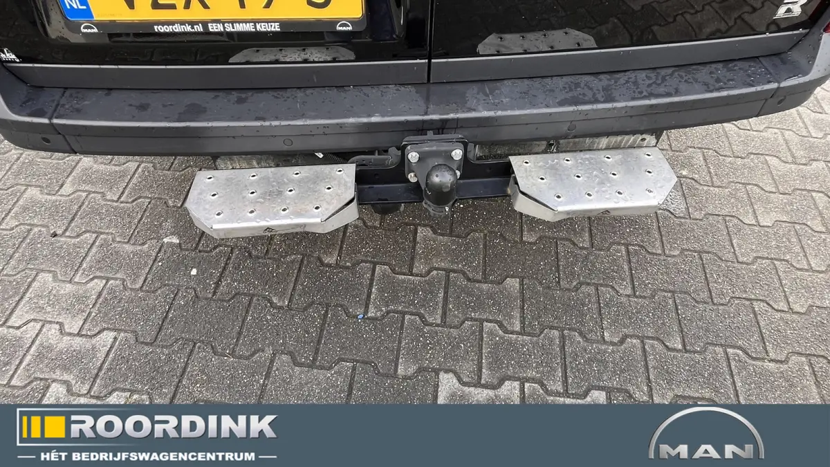 140 pk laag dak L3H2 17" LMV, sidesteps, trekhaak, navi, etc.