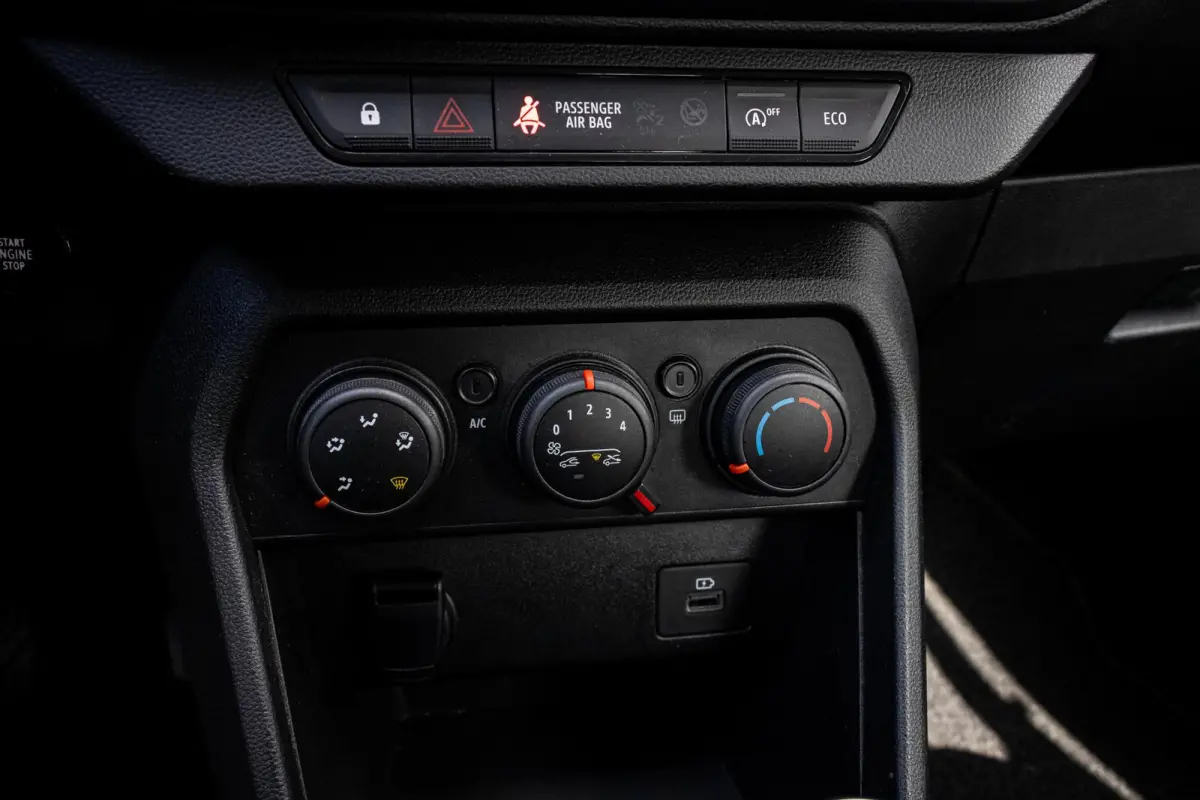 1.0 TCe 90 Expression CarPlay | Camera | Cruise | Navi