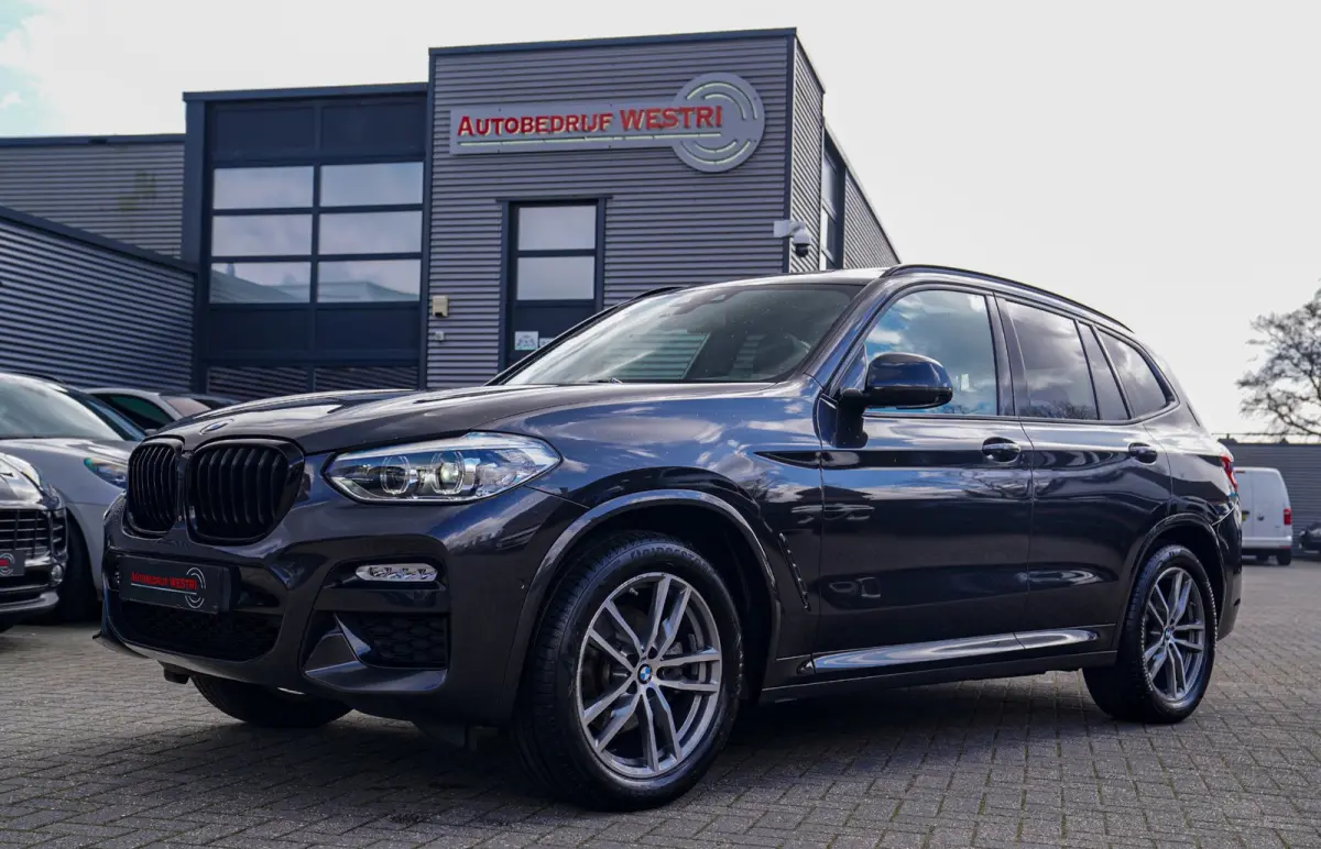 XDrive20i High Executive | M-pakket | BTW incl. | Panorama | Trekhaak | Harman Kardon | Facelift | 360cam | Stoelverwarming