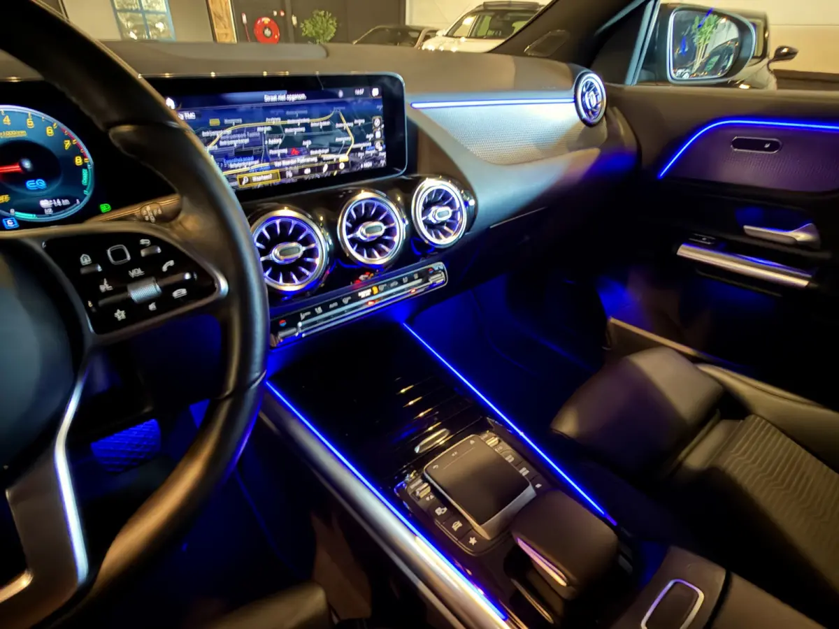 250e Luxury LED|Camera|Sfeer|Leer Zwart