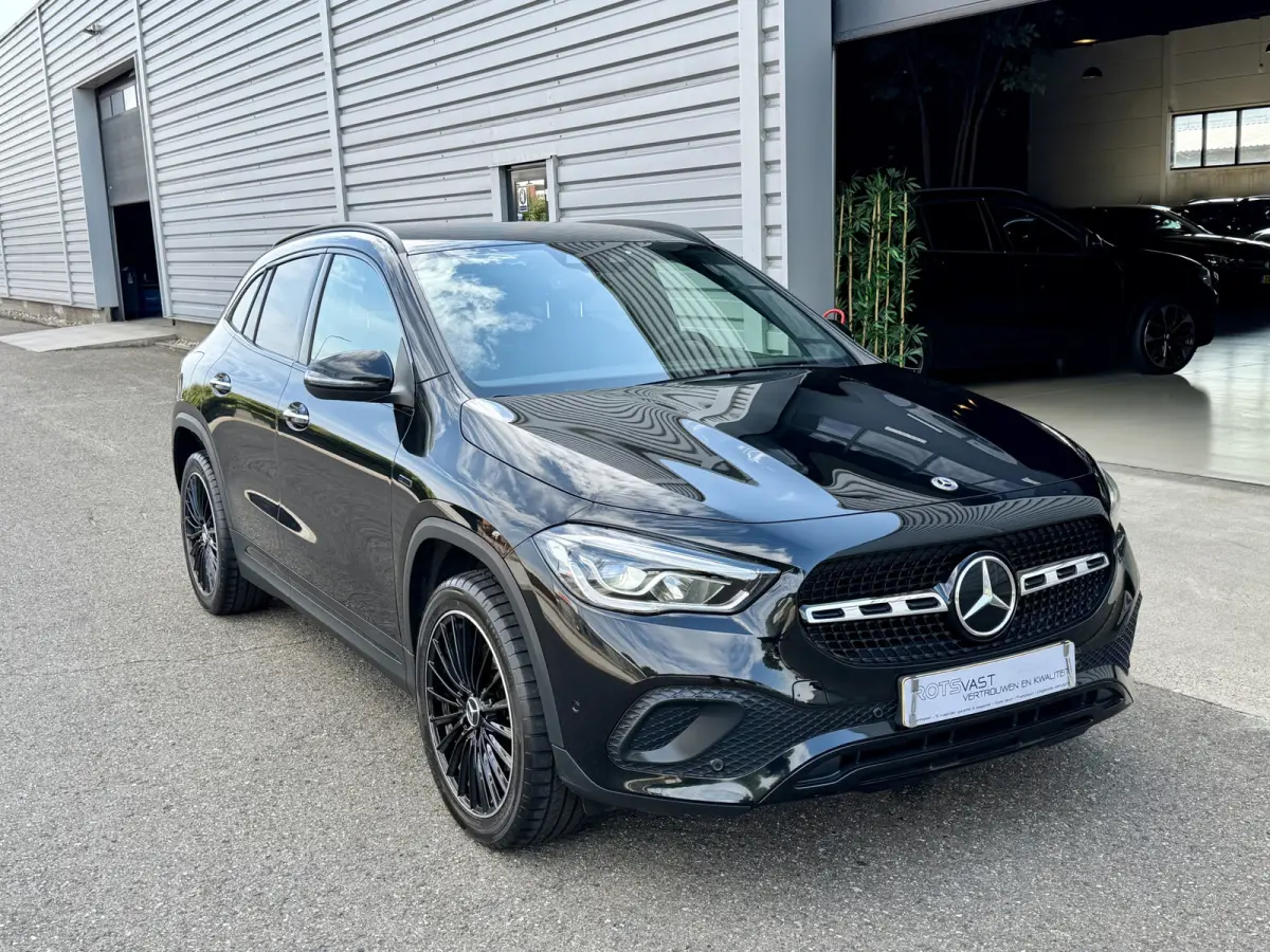 250e Luxury LED|Camera|Sfeer|Leer Zwart