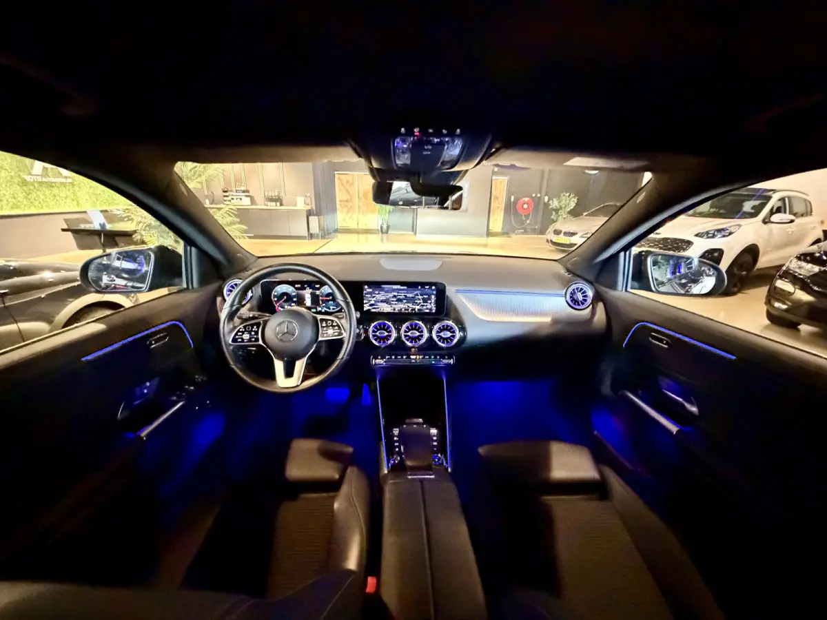 250e Luxury LED|Camera|Sfeer|Leer Zwart