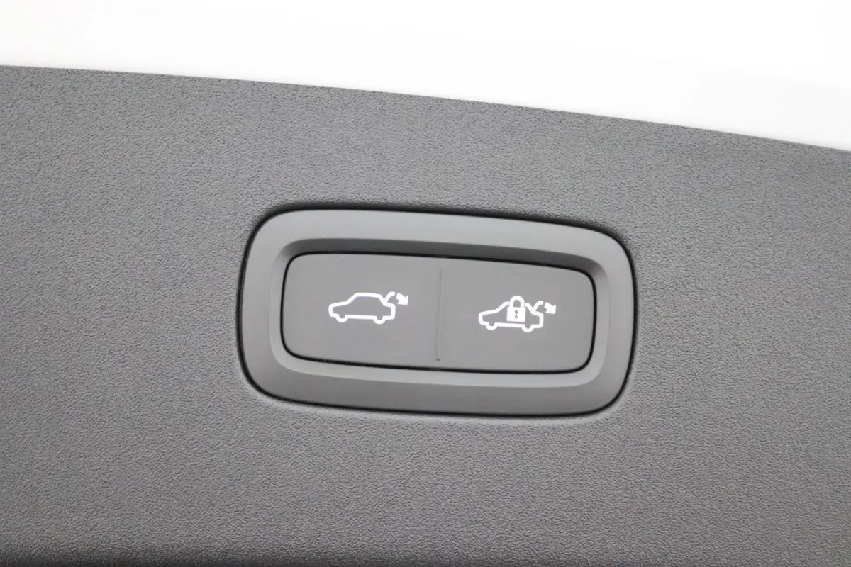 Single Motor Extended Range Ultra 92 kWh | Bowers & Wilkins audiosysteem | Cruise control adaptief met Stop&Go en stuurhulp | Dodehoekdetectie met correctie