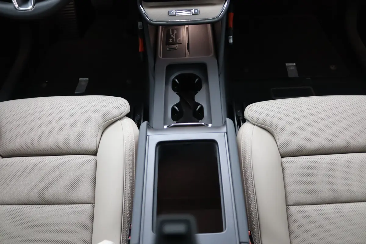 Single Motor Extended Range Ultra 92 kWh | Bowers & Wilkins audiosysteem | Cruise control adaptief met Stop&Go en stuurhulp | Dodehoekdetectie met correctie