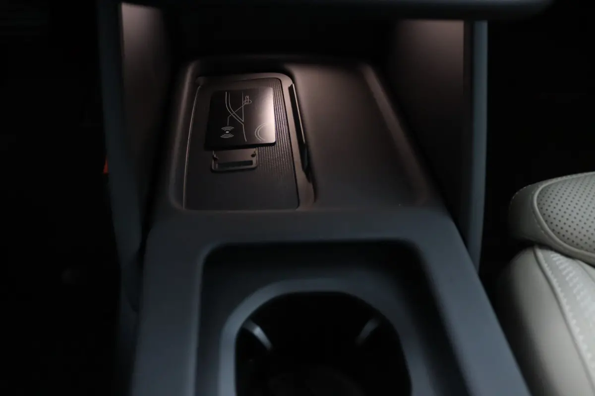 Single Motor Extended Range Ultra 92 kWh | Bowers & Wilkins audiosysteem | Cruise control adaptief met Stop&Go en stuurhulp | Dodehoekdetectie met correctie