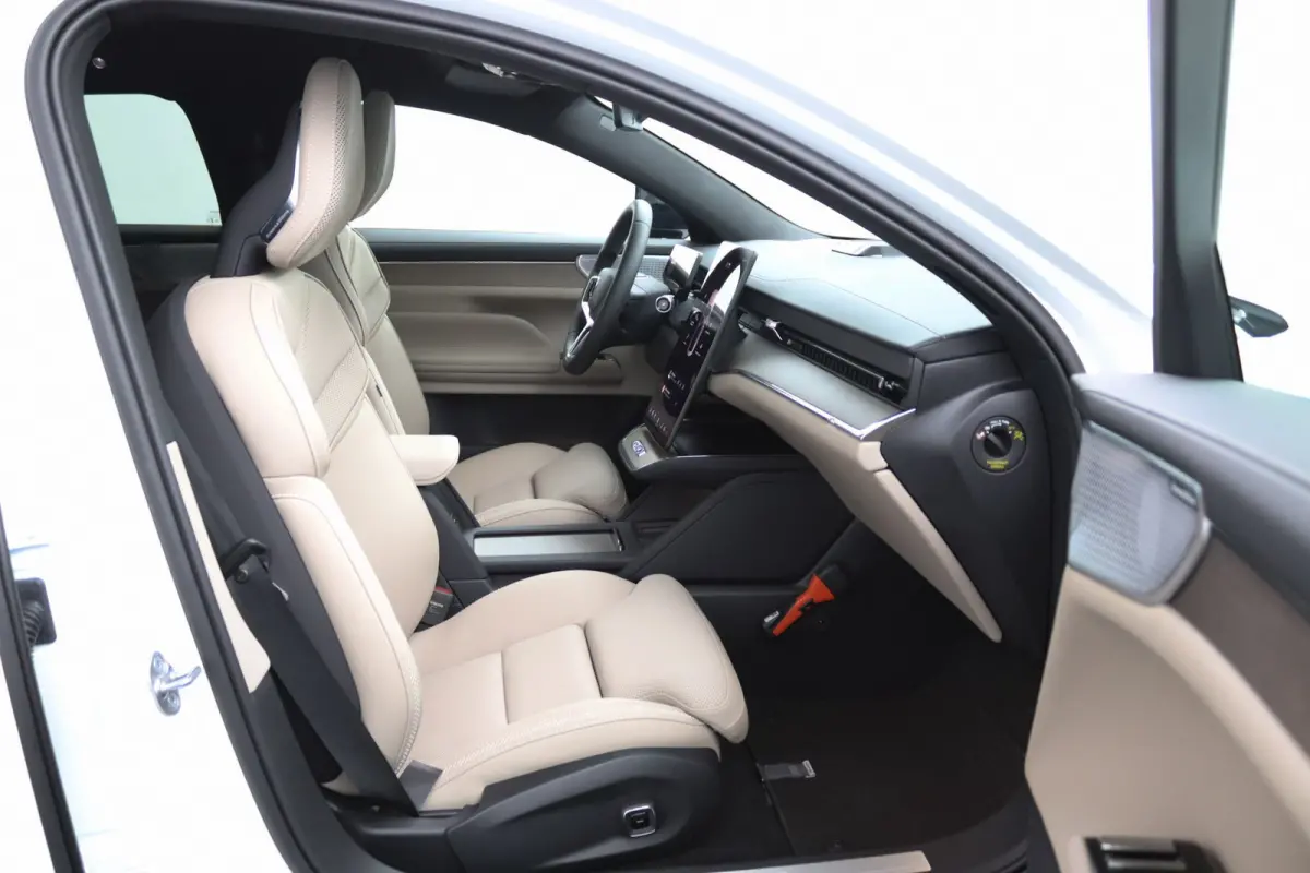 Single Motor Extended Range Ultra 92 kWh | Bowers & Wilkins audiosysteem | Cruise control adaptief met Stop&Go en stuurhulp | Dodehoekdetectie met correctie