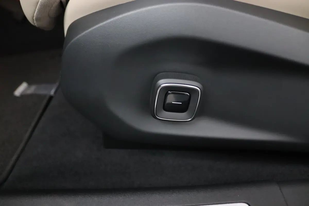 Single Motor Extended Range Ultra 92 kWh | Bowers & Wilkins audiosysteem | Cruise control adaptief met Stop&Go en stuurhulp | Dodehoekdetectie met correctie