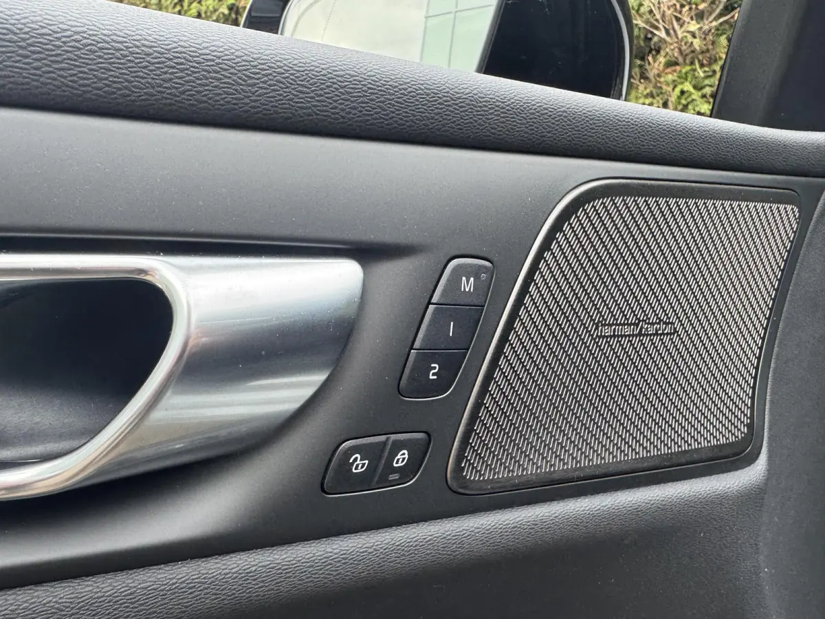 T8 Plug-in hybrid AWD Plus Dark | H&K Audio | 360 Camera | Elektr. stoel