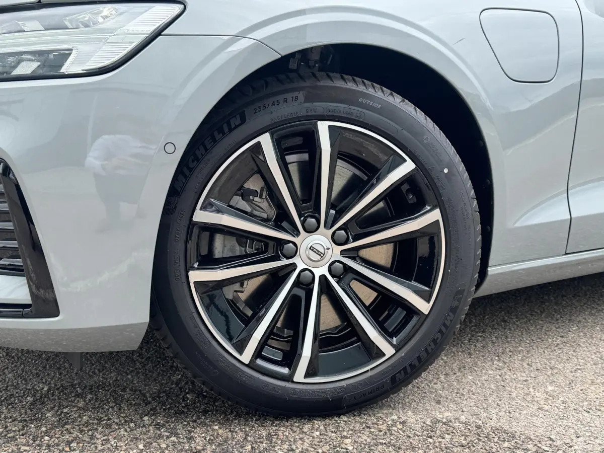 T8 Plug-in hybrid AWD Plus Dark | H&K Audio | 360 Camera | Elektr. stoel
