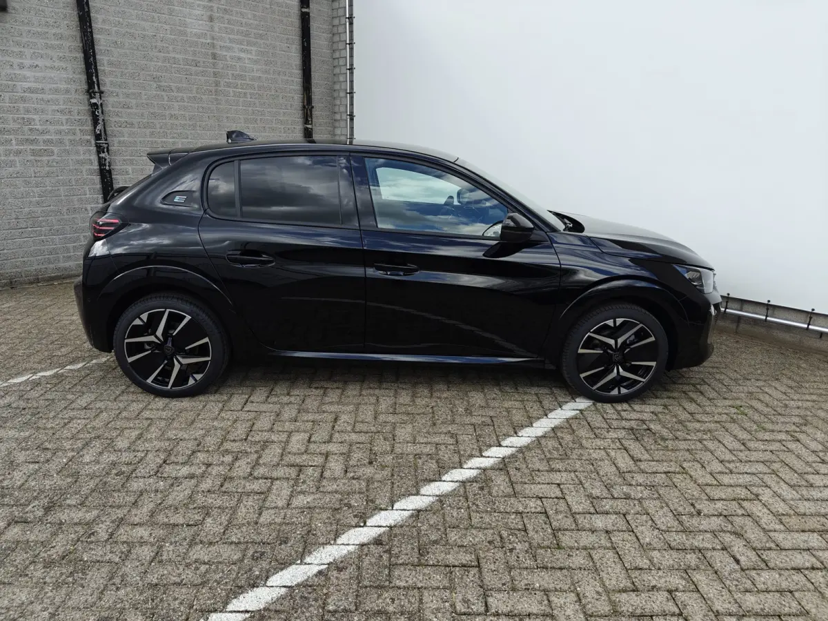 GT | Adaptieve cruise control met Stop&Go functie | Elektrische parkeerrem | Elektrische parkeerrem