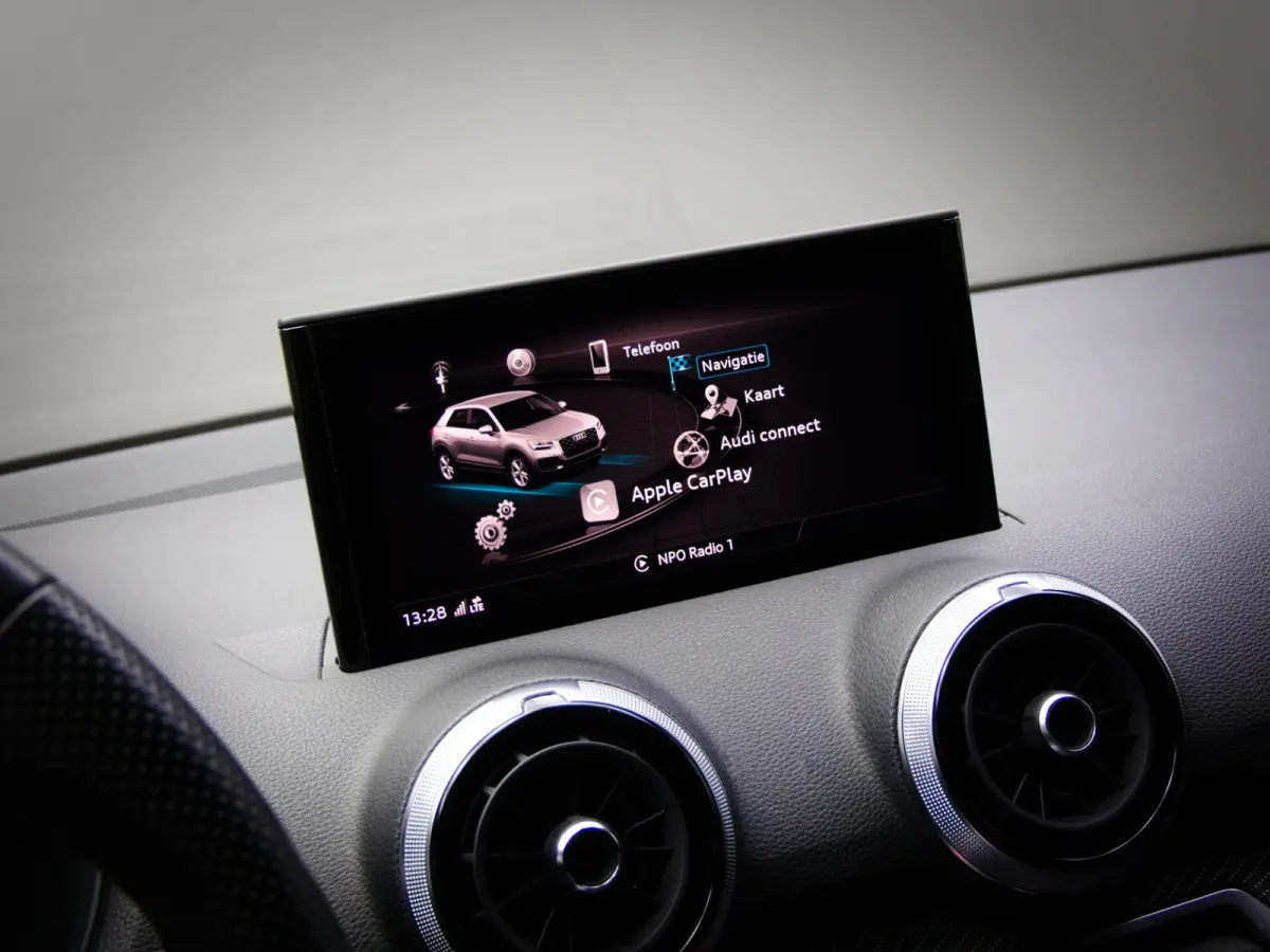 35 TFSI S-Line Edition (SFEERVERLICHTING, CAMERA, APPLE CARPLAY/ANDROID AUTO, LED-MATRIX, AFGEVLAKT SPORTSTUUR, CRUISE)