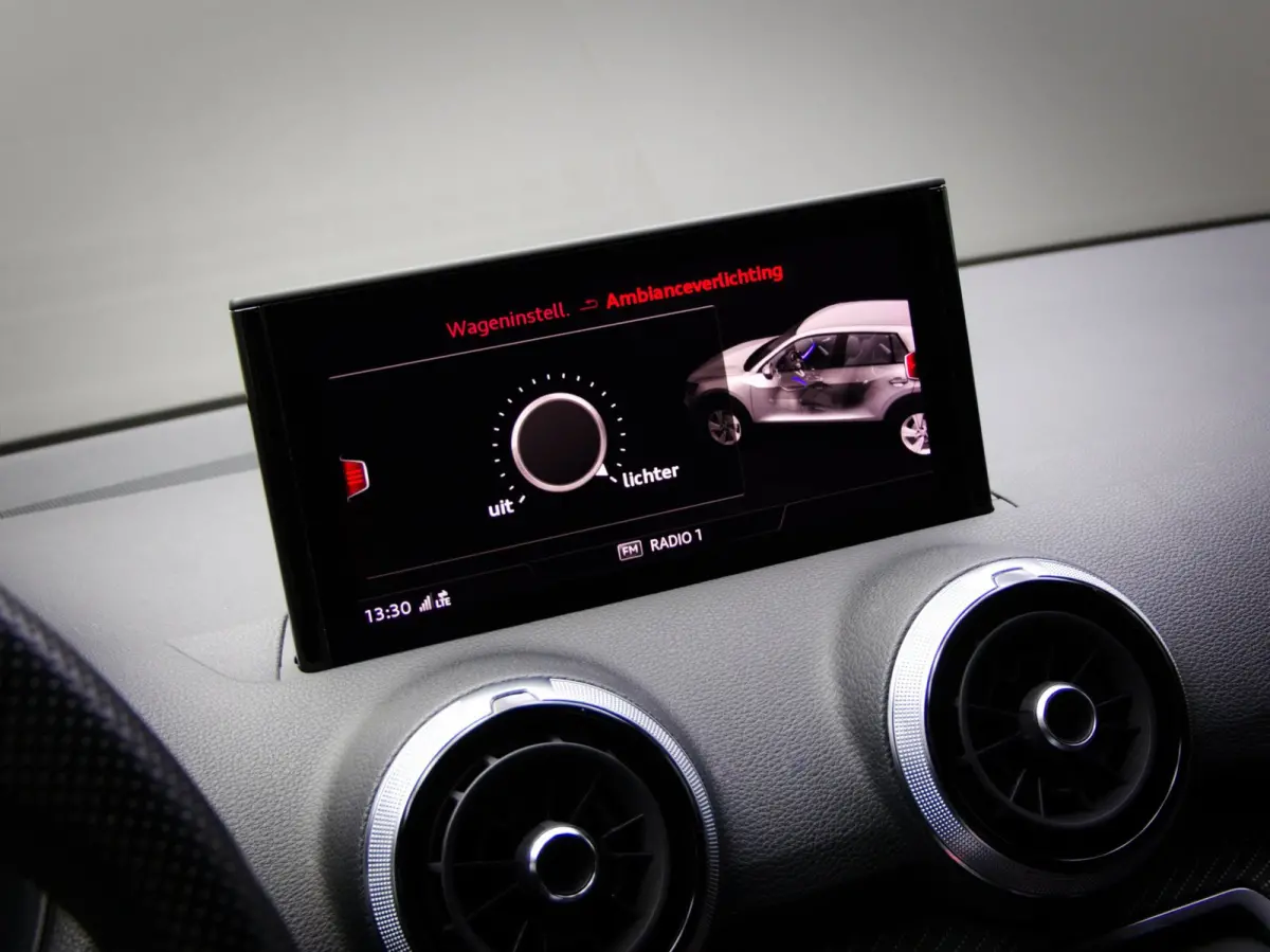 35 TFSI S-Line Edition (SFEERVERLICHTING, CAMERA, APPLE CARPLAY/ANDROID AUTO, LED-MATRIX, AFGEVLAKT SPORTSTUUR, CRUISE)
