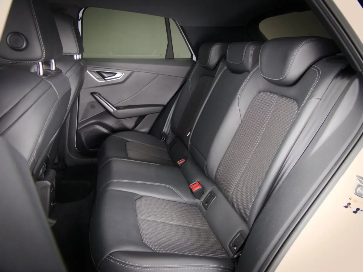 35 TFSI S-Line Edition (SFEERVERLICHTING, CAMERA, APPLE CARPLAY/ANDROID AUTO, LED-MATRIX, AFGEVLAKT SPORTSTUUR, CRUISE)