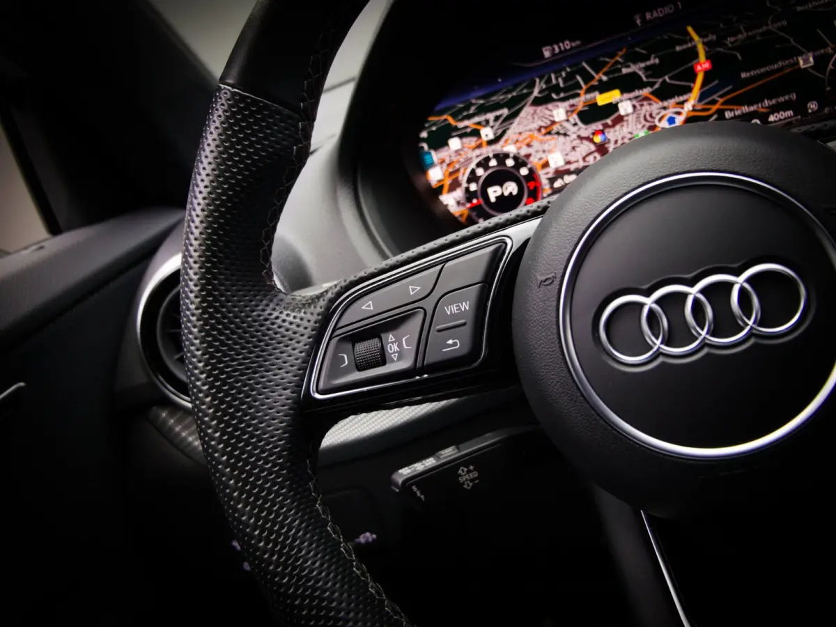 35 TFSI S-Line Edition (SFEERVERLICHTING, CAMERA, APPLE CARPLAY/ANDROID AUTO, LED-MATRIX, AFGEVLAKT SPORTSTUUR, CRUISE)