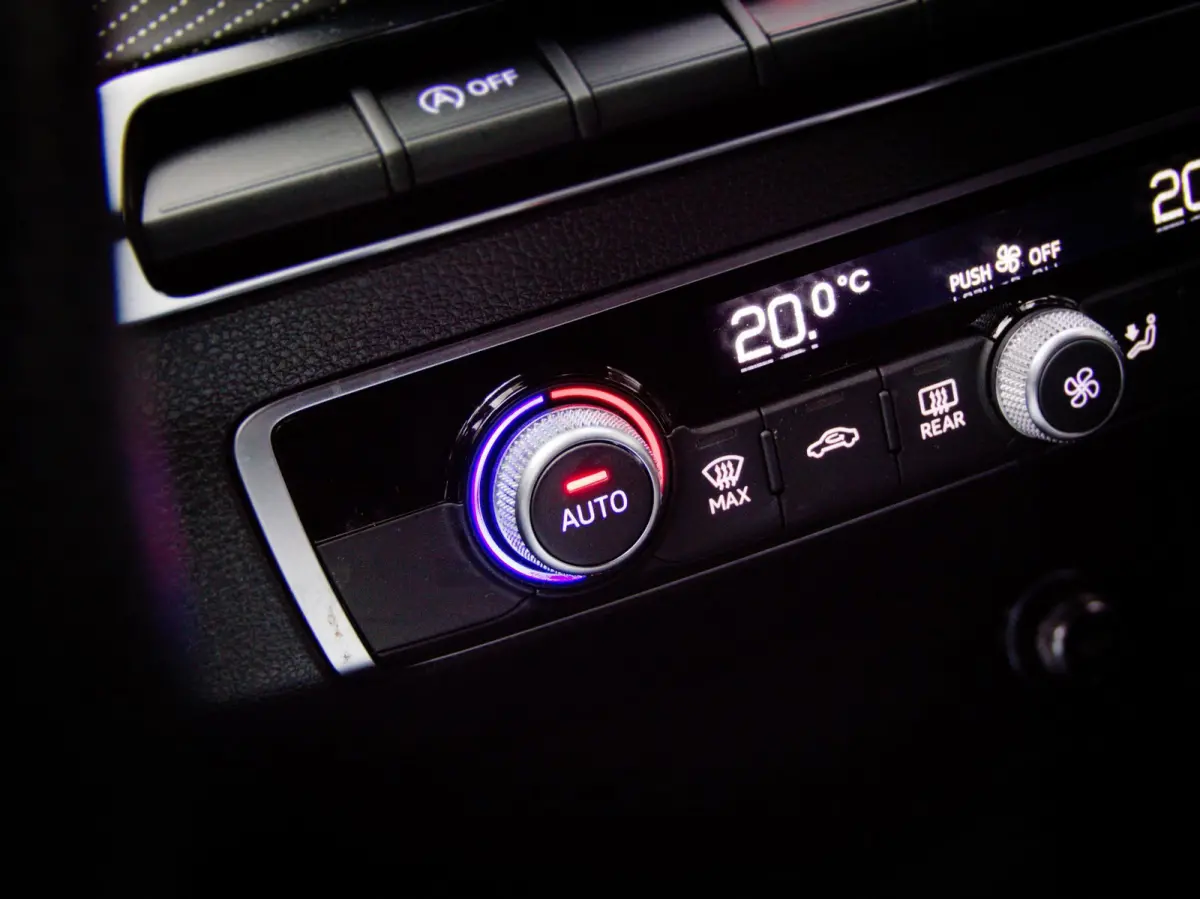 35 TFSI S-Line Edition (SFEERVERLICHTING, CAMERA, APPLE CARPLAY/ANDROID AUTO, LED-MATRIX, AFGEVLAKT SPORTSTUUR, CRUISE)