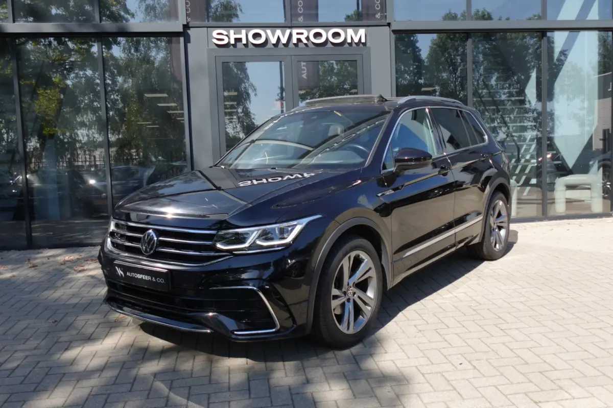 1.5 TSI R-Line PANO KEYLESS CAM