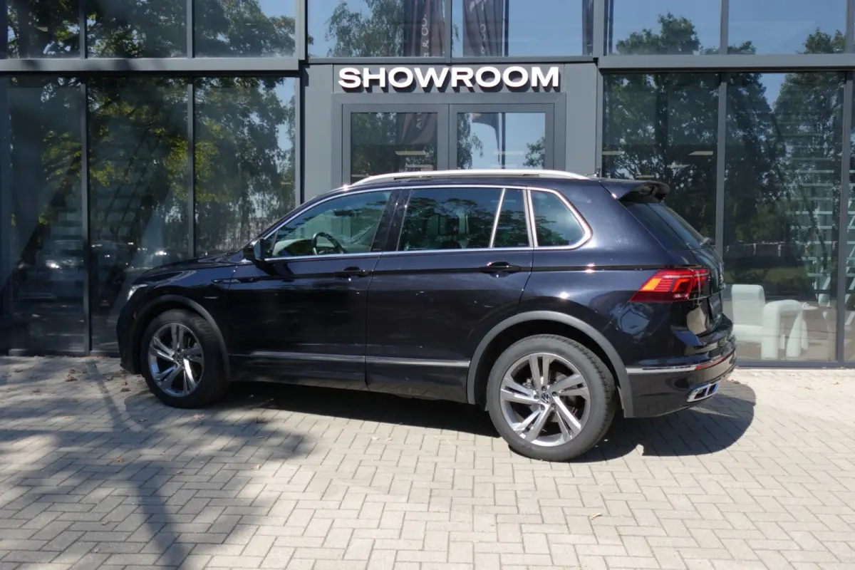 1.5 TSI R-Line PANO KEYLESS CAM