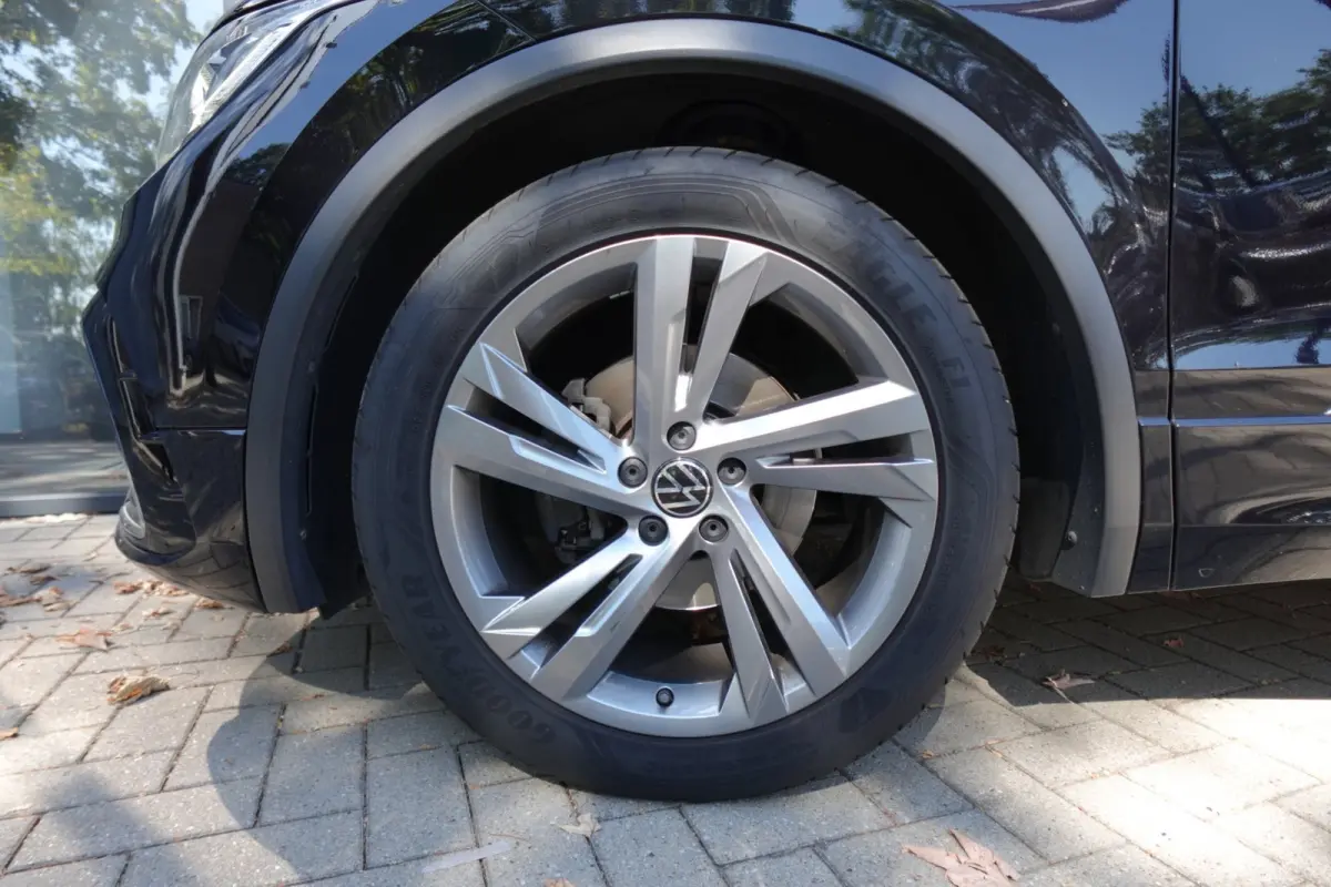1.5 TSI R-Line PANO KEYLESS CAM
