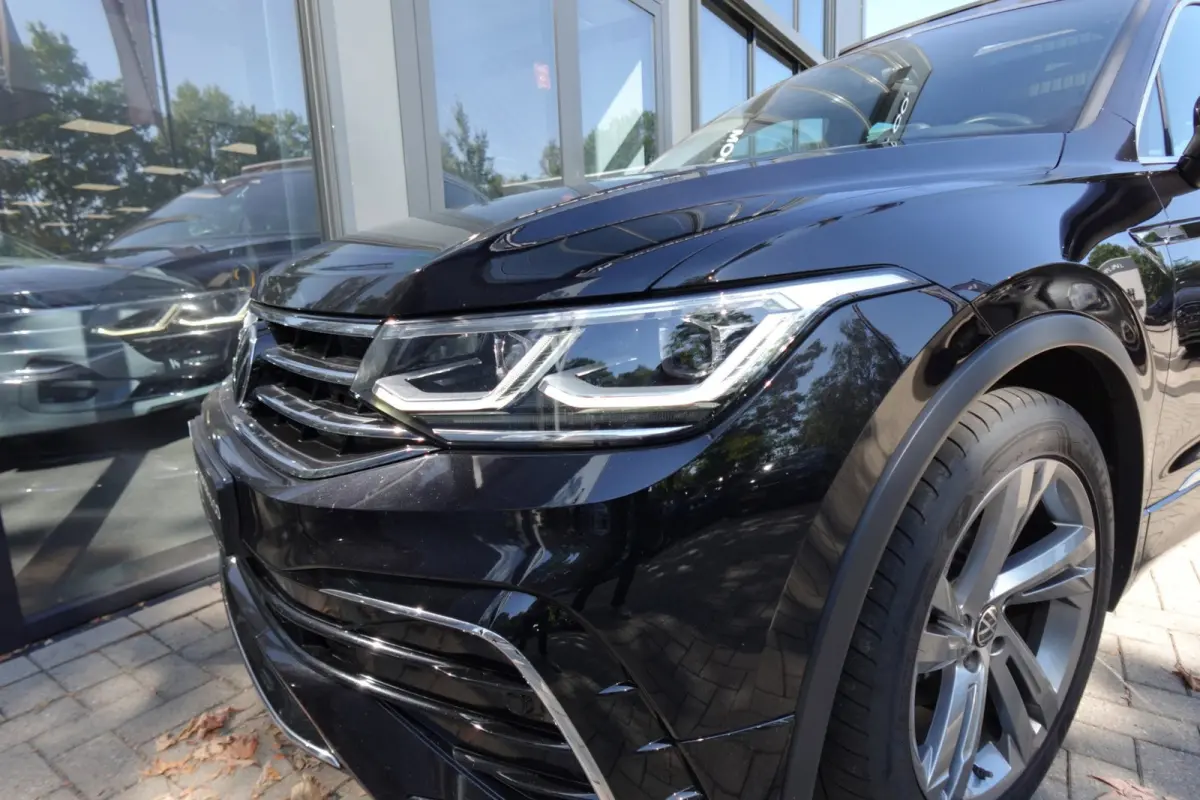 1.5 TSI R-Line PANO KEYLESS CAM