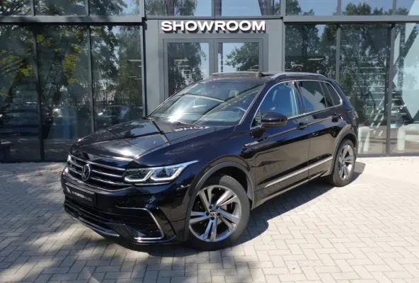 1.5 TSI R-Line PANO KEYLESS CAM