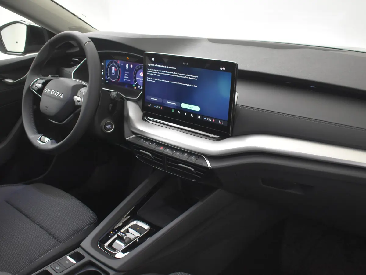 Business Edition Plus | Achteruitrijcamera | Chromen grille | Dynamic Chassis Control