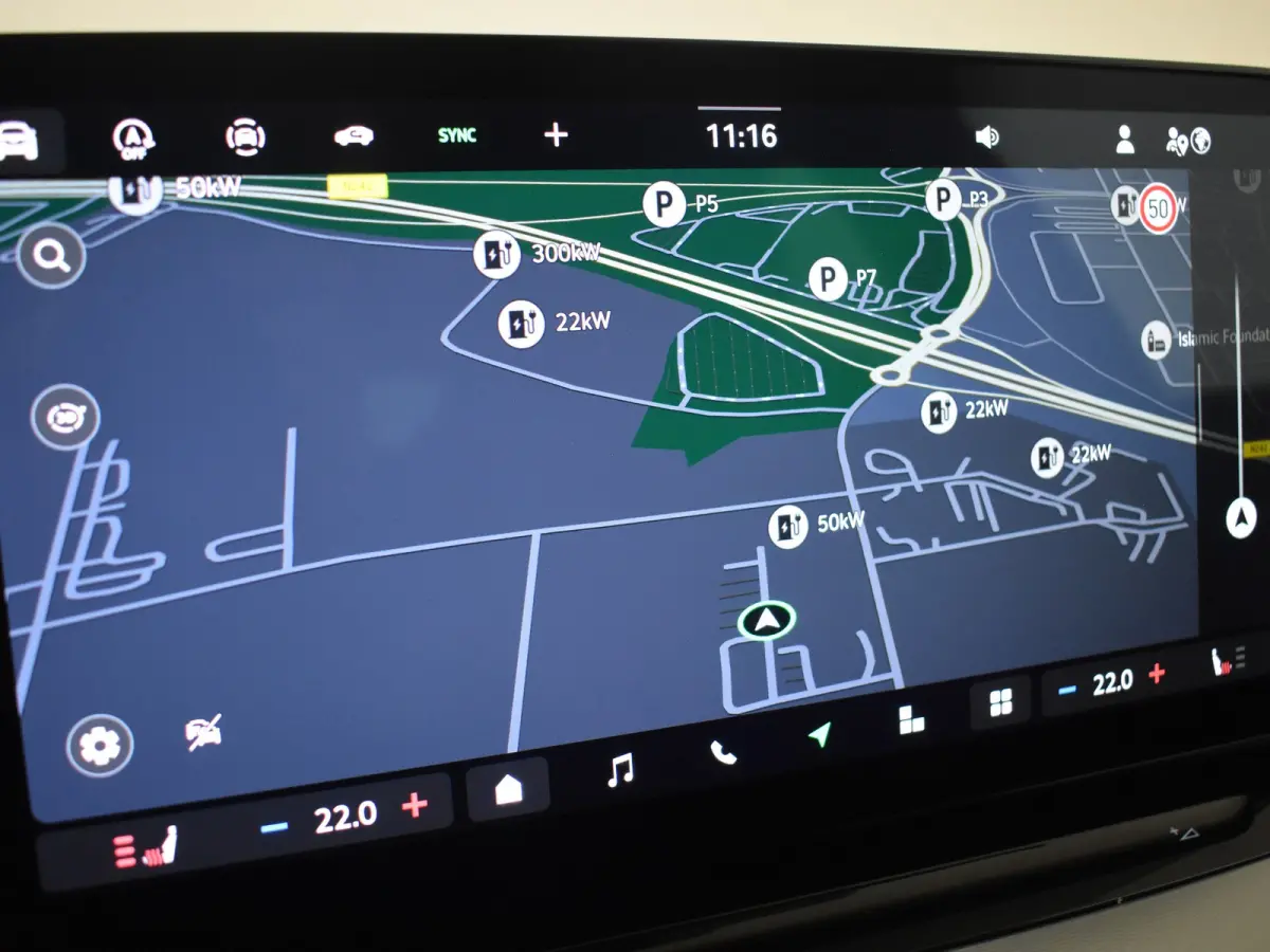 Business Edition Plus | Achteruitrijcamera | Chromen grille | Dynamic Chassis Control