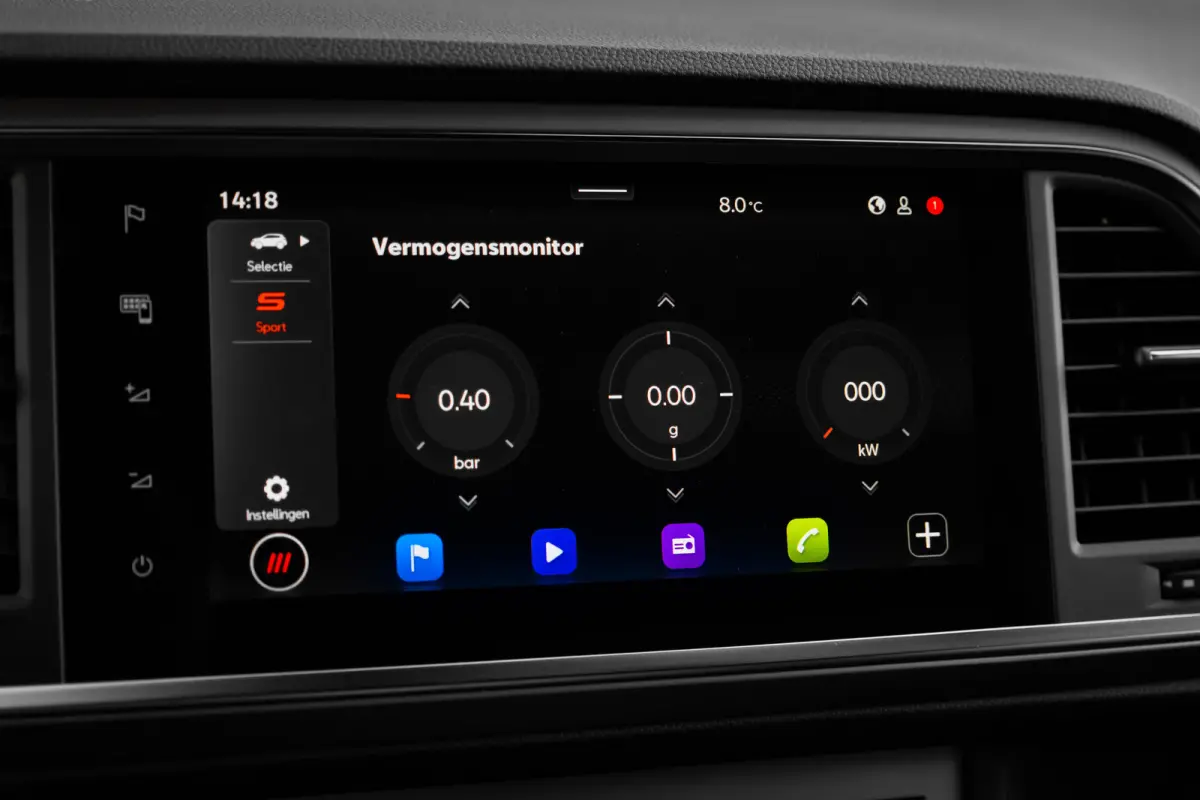 FR Business Intense | Achteruitrijcamera | Airconditioning automatisch met 2-zone-temperatuurregeling | Centrale vergr. met afstandsbediening en Keyless Entry&Go