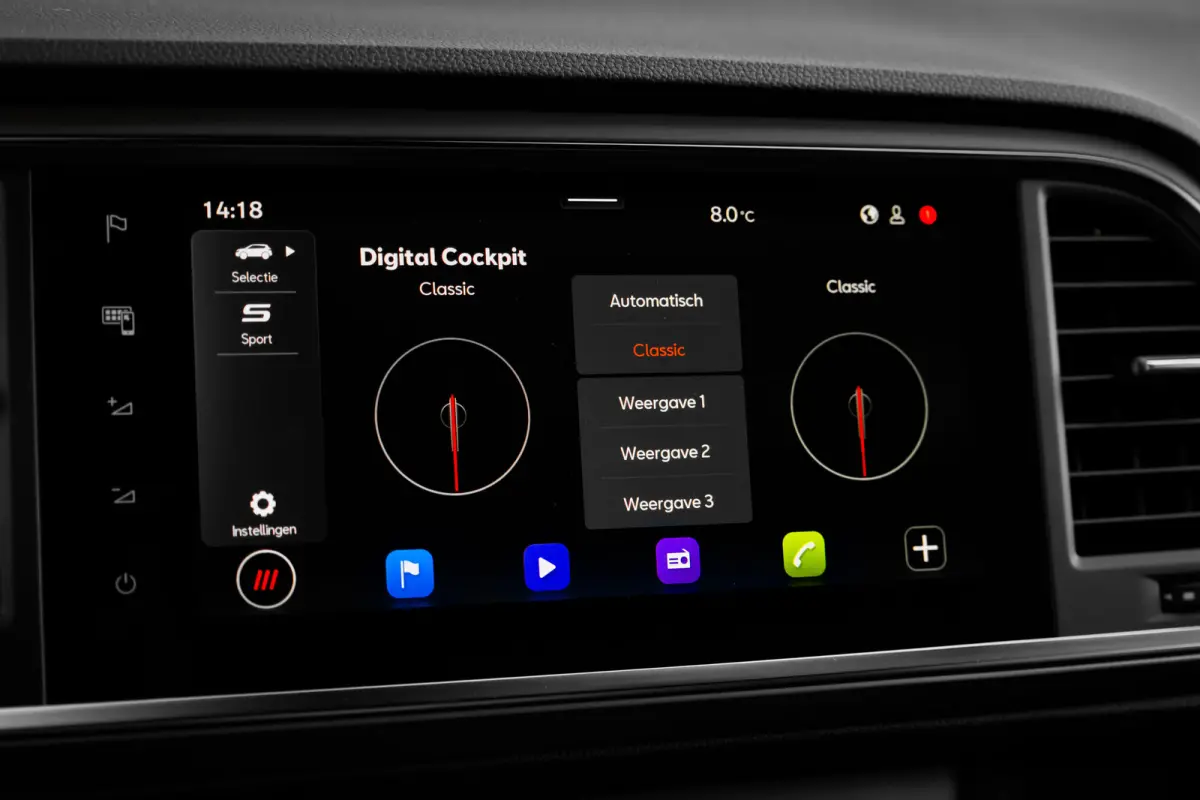 FR Business Intense | Achteruitrijcamera | Airconditioning automatisch met 2-zone-temperatuurregeling | Centrale vergr. met afstandsbediening en Keyless Entry&Go