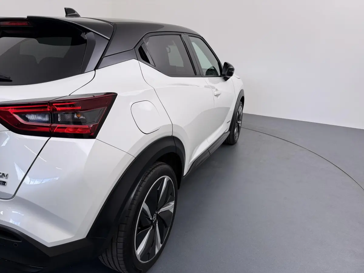 1.6 Hybrid N-Design | Stoel-, Stuur- & Voorruitverw. | | Parkeercamera | Navigatie |