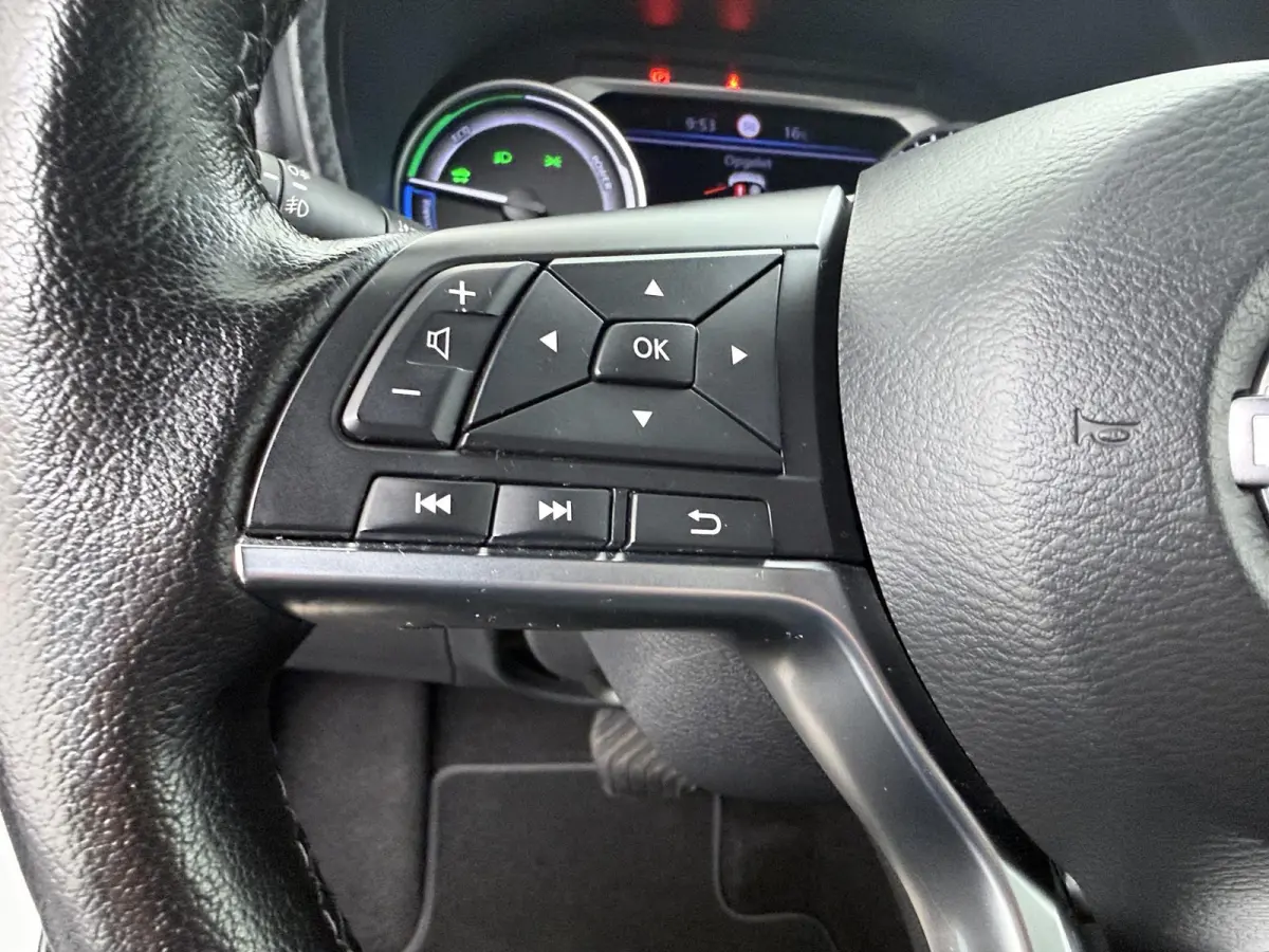 1.6 Hybrid N-Design | Stoel-, Stuur- & Voorruitverw. | | Parkeercamera | Navigatie |