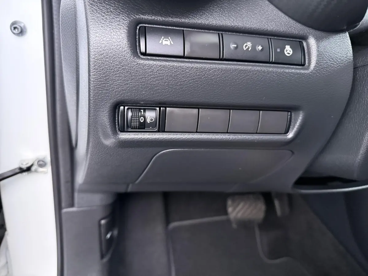 1.6 Hybrid N-Design | Stoel-, Stuur- & Voorruitverw. | | Parkeercamera | Navigatie |