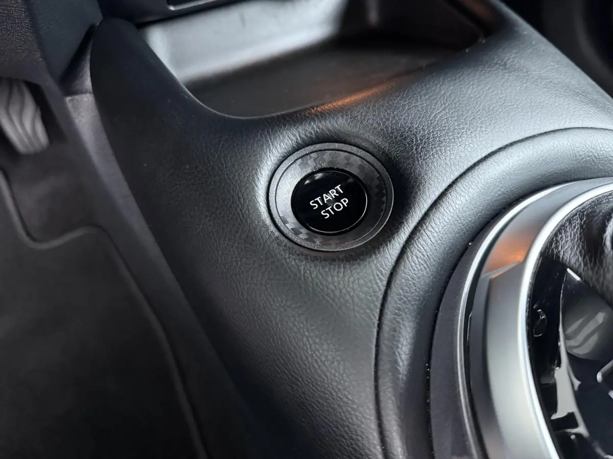 1.6 Hybrid N-Design | Stoel-, Stuur- & Voorruitverw. | | Parkeercamera | Navigatie |