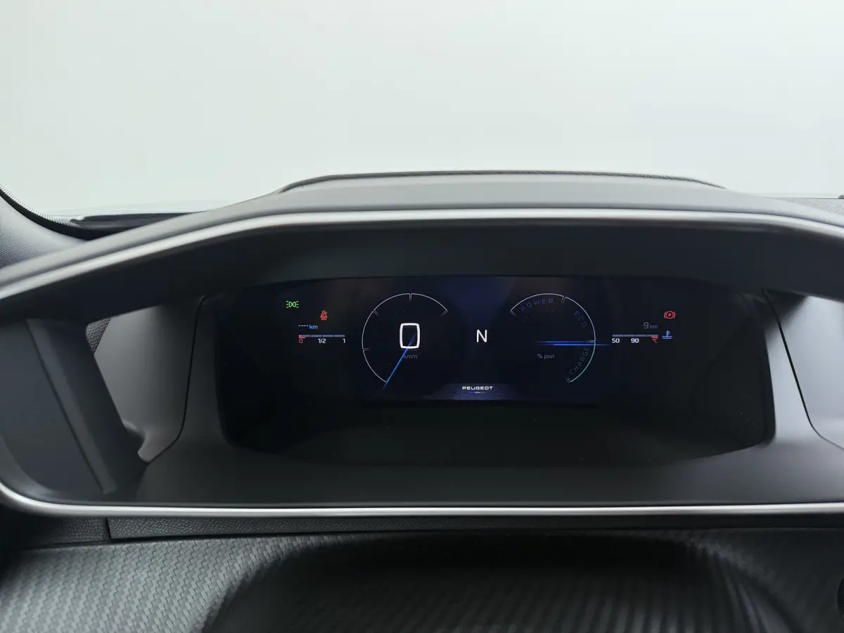 GT | Active Safety Brake met camera en radar (automatisch noodremsysteem) met Distance Alert (waarschuwing dreigende aanrijding) | Advanced Active Safety Brake met camera en radar | Climate 