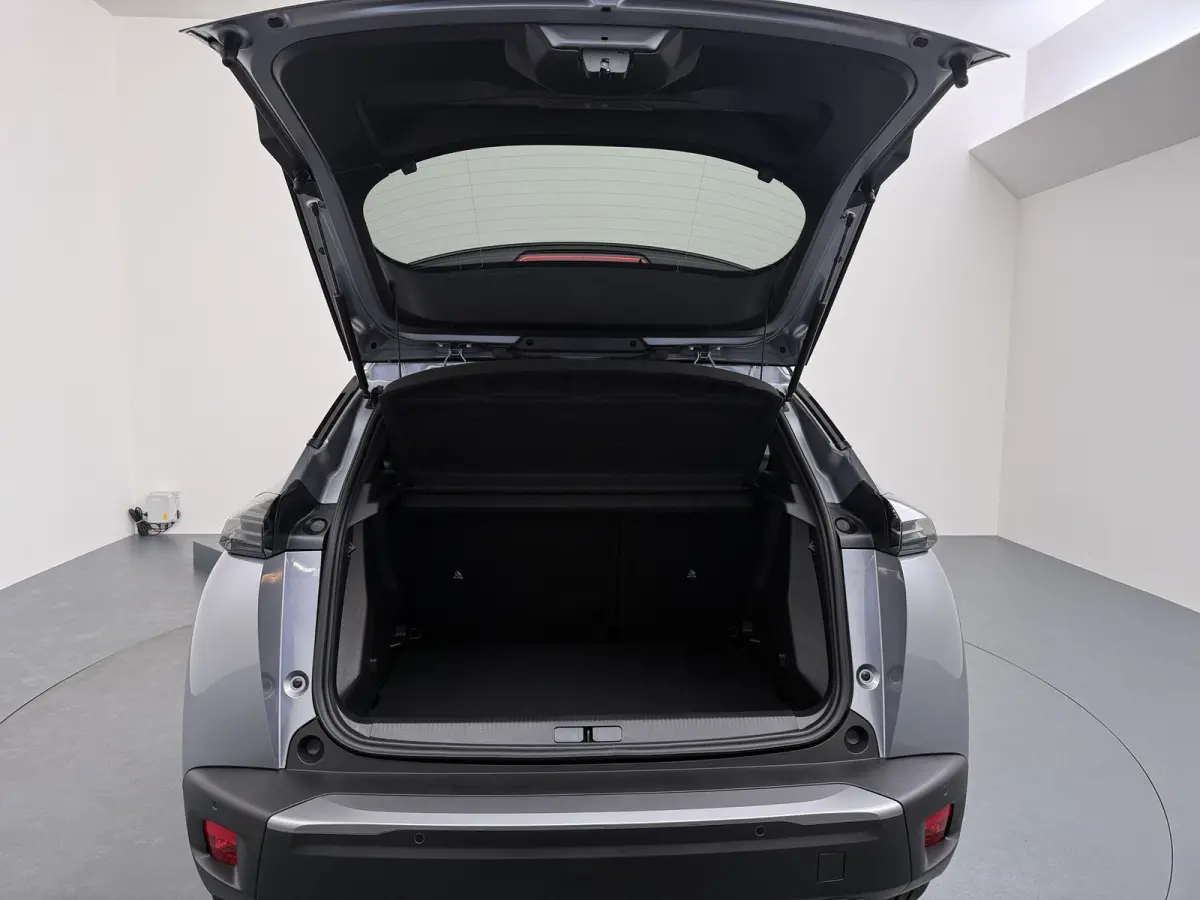 GT | Active Safety Brake met camera en radar (automatisch noodremsysteem) met Distance Alert (waarschuwing dreigende aanrijding) | Advanced Active Safety Brake met camera en radar | Climate 